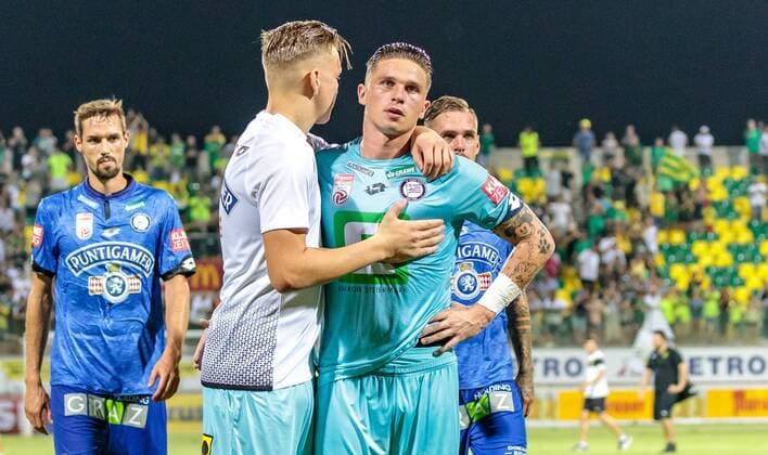 16.08.2018, AEK Arena, Larnaka, CYP, UEFA EL, AEK Larnaka vs SK Puntigamer Sturm Graz, 3. Runde, Rueckspiel , im Bild Markus Lackner (SK Sturm Graz), Christopher Giuliani (SK Sturm Graz), Tobias Schuetzenauer (SK Sturm Graz) during the UEFA Europa League 3rd round, 2nd leg match between AEK Larnaka and FK Puntigamer Sturm Graz at the AEK Arena in Larnaka, Cyprus on 2018 08 16. Larnaka