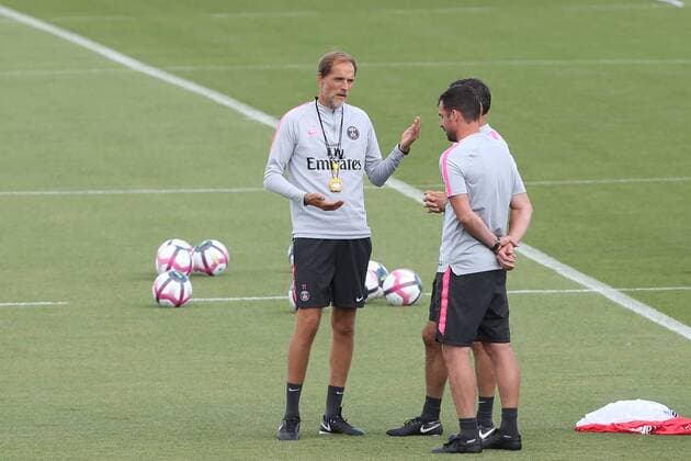 Sport Bilder des Tages Thomas Tuchel (entraineur PSG) FOOTBALL : Entrainement Paris Saint Germain - Camp des loges - 17 08 2018 MichaelBaucher Panoramic 