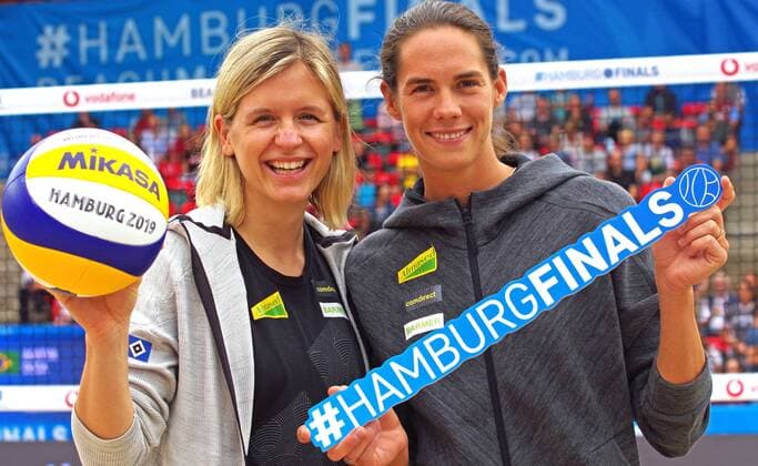 Beachvolleyball FIVB World Tour Finals in Hamburg 2018: Laura Ludwig und Kira Walkenhorst auf Stippviste am Hamburger Rothenbaum.