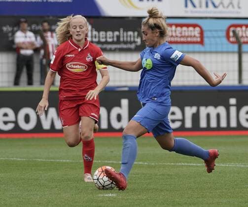 18.08.2018, Hänsch-Arena , Meppen, GER, 2. Bundesliga, Frauen: SV Meppen vs 1. FC Köln. Jalila Dalaf (SV Meppen 10) vs Anna Kirschbaum (1. FC Köln 5), DFL REGULATIONS PROHIBIT ANY USE OF PHOTOGRAPHS AS IMAGE SEQUENCES AND OR QUASI-VIDEO. Meppen Niedersachsen Germany Hänsch-Arena