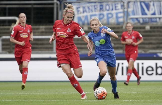18.08.2018, Hänsch-Arena , Meppen, GER, 2. Bundesliga, Frauen: SV Meppen vs 1. FC Köln. Elisa Senß (SV Meppen 14) vs Theresa Gosch (1. FC Köln 24), DFL REGULATIONS PROHIBIT ANY USE OF PHOTOGRAPHS AS IMAGE SEQUENCES AND OR QUASI-VIDEO. Meppen Niedersachsen Germany Hänsch-Arena