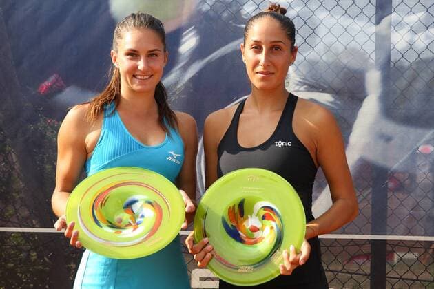 ITF-Tennis, Leipzig Open 2018, Finale Doppel Gana POZNIKHIRENKO (UKR li.) und Cristina DINU (ROU), Siegerehrung presentation ceremony, Sieger im Doppel Winner, Doubles des ITF Tennisturniers Leipzig Open 2018 am 18.08.2018 beim Leipziger Tennisclub LTC, Nordanlage.