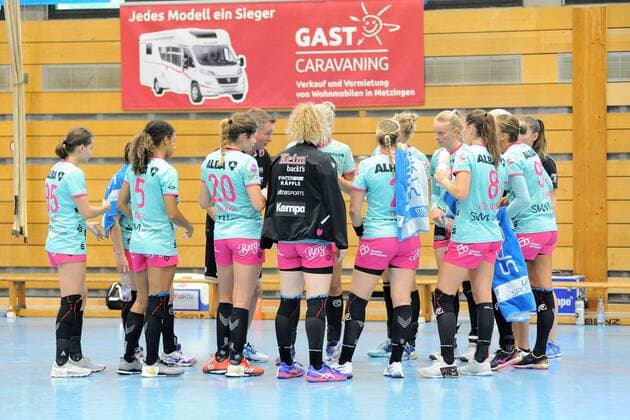 Time Out TusSies TusSies Metzingen, Handball, Ligaspiel, Vorbereitung, Turnier, 18.08.2018, Foto:TBaur Eibner TusSies Metzingen vs. Debreceni Vasutas Club Metzingen Copyright: xEIBNER TobiasxBaurx EP_TBR