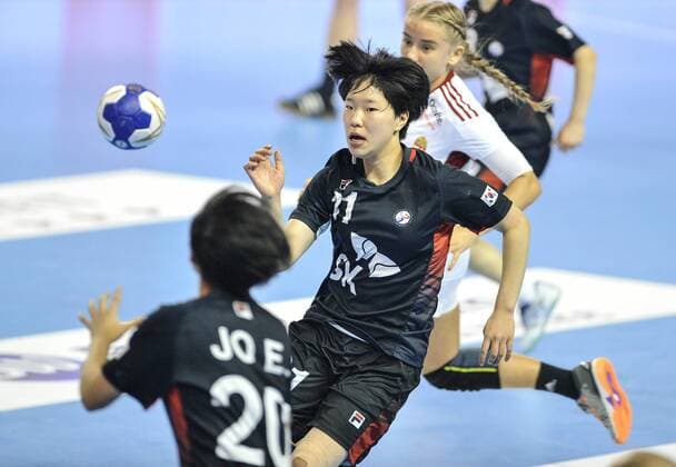 2018.08.18 Kielce Pilka reczna Mlodziezowe Mistrzostwa Swiata w Pilce Recznej Kobiet do lat 18 Wegry - Korea N z LEE Daeun Foto Rafal Rusek PressFocus 2018.08.18 Kielce Handball IHF Youth U18 Womens World Championship WM Weltmeisterschaft 2018 Hungary - Korea LEE Daeun Credit: Rafal Rusek PressFocus NEWSPIX.PL --- Newspix.pl  20180818PF_RR215