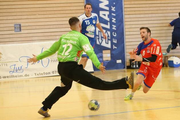 Gregor Thomann (HBW Balingen), Daniel Schlingmann (TSG Hassloch) DHB Pokal, Erstrundenturnier, TSG Hassloch (3. Liga) - HBW Balingen-Weilstetten (2. Liga) 18:28, Germany, Weilheim, Lindachsporthalle, 20180818 DHB Pokal, Erstrundenturnier, TSG Hassloch (3. Liga) - HBW Balingen-Weilstetten (2. Liga) 18:28 Weilheim Copyright: xBW-Fotox Eibner-Pressefotox EP_bwf