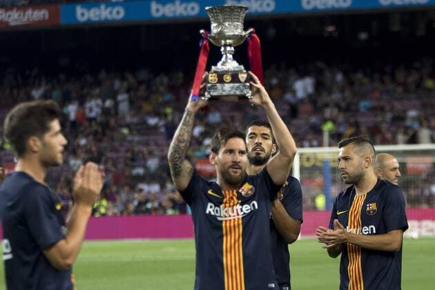 August 18, 2018 - Barcelona, Catalonia, Spain - Leo Messi holds the Supercopa trophy prior the spanish league La Liga match between FC Barcelona Barca and Deportivo Alaves at Camp Nou Stadium in Barcelona, Catalonia, Spain on August 18, 2018 FC Barcelona v Deportivo Alaves - La Liga  - ZUMAn230 20180818_zaa_n230_537 Copyright: xMiquelxLlopx