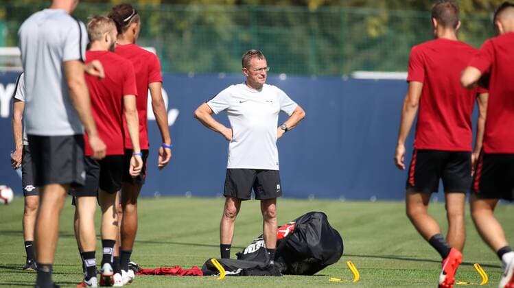 RB Leipzig - Training Fussball Leipzig, 22.08.2018, Red Bull Akademie, Fußball , Rasenballsport Leipzig, Training vor dem Auswärtsspiel in der Euroleague bei Sorja Luhansk. , Im Bild: Trainer Ralf Rangnick, RB Leipzig ,