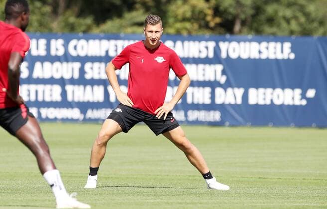 RB Leipzig - Training Fussball Leipzig, 22.08.2018, Red Bull Akademie, Fußball , Rasenballsport Leipzig, Training vor dem Auswärtsspiel in der Euroleague bei Sorja Luhansk. , Im Bild; Willi Orban ,