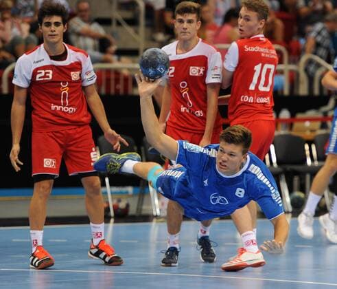 PIXUM Supercup 2018 in Düsseldorf. A-Jgd Finale TuSem Essen - Bayer Dormagen 22.08.2018. Alexander Kothe (Dorm.) am Wurfkreis.