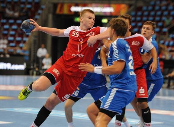 PIXUM Supercup 2018 in Düsseldorf. A-Jgd Finale TuSem Essen - Bayer Dormagen 22.08.2018. Hendrik Ingenpaß (TuSem) setzt zum Wurf an.
