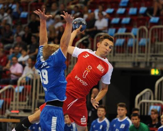 PIXUM Supercup 2018 in Düsseldorf. A-Jgd Finale TuSem Essen - Bayer Dormagen 22.08.2018. Peer Oberste-Lehn (TuSem) Aktion, wirft.
