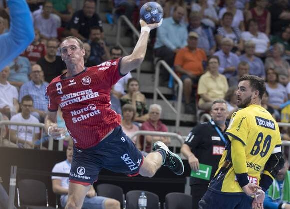 Sport Bilder des Tages Pixum Super Cup in Düsseldorf, 22.8.2018 Pixum Super Cup in Düsseldorf, 22. 8.2018 SG Flensburg Handewitt vs. Rhein-Neckar Löwen Holger Glandorf und Jannik Kohlbacher