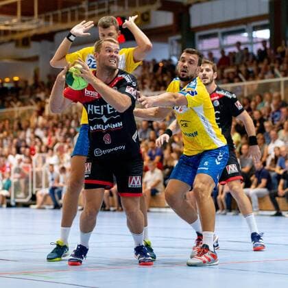 22.08.2018 - Handball -1. Bundesliga DKB HBL - Saison 2018 2019 - Testspiel - Freundschaftsspiel: HC Erlangen HCE - KS Vive Kielce - ThHa - Petter Overby ( 9, HC Erlangen HCE ) Michal Jurecki (5, Vive Kielce ) Uladzislau Kulesh (22, Vive Kielce )