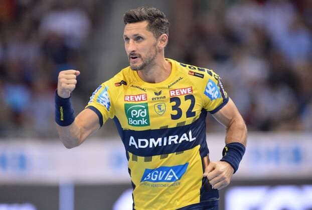 Sport Bilder des Tages Handball Pixum Super Cup SG Flensburg Handewitt - Rhein-Neckar Löwen am 22.08.2018 im ISS Dome in Düsseldorf Alexander Petersson ( Rhein-Neckar Löwen )