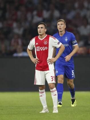 (L-R) Nico Tagliafico of Ajax, Serhiy Sydorchuk of Dynamo Kyiv during the UEFA Champions League play offs round first leg match between Ajax Amsterdam and Dynamo Kyiv at the Johan Cruijff Arena on August 22, 2018 in Amsterdam, The Netherlands UEFA Champions League 2018 2019 xVIxVIxImagesx xMauricexvanxSteenxIVx 11857203