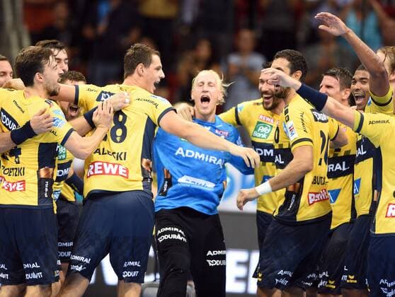 PIXUM Supercup 2018 in Düsseldorf. SG Flensburg-Handwitt - Rhein-Neckar Löwen 22.08.2018. Jubel Rhein-Neckar Löwen nach der Schlußsirene. Mitte: Tw. Appelgren.