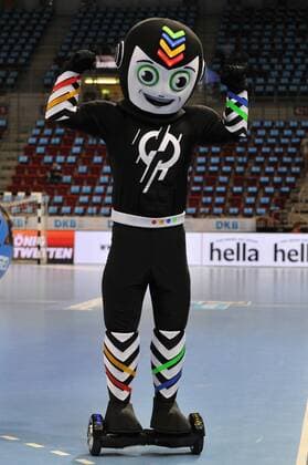 Handball Pixum Super Cup SG Flensburg Handewitt - Rhein-Neckar Löwen am 22.08.2018 im ISS Dome in Düsseldorf Stan - Maskottchen Handball WM 2019