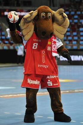 Handball Pixum Super Cup SG Flensburg Handewitt - Rhein-Neckar Löwen am 22.08.2018 im ISS Dome in Düsseldorf Elmar - Maskottchen TUSEM Essen