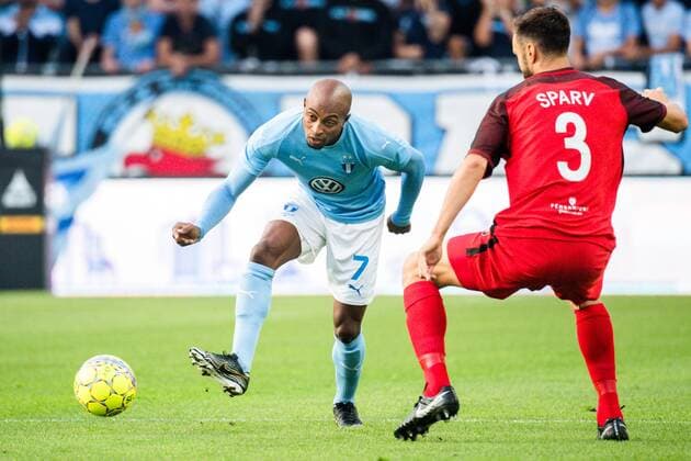 180823 Fouad Bachirou of Malmö FF and Tim Sparv of Midtjylland during the UEFA Europa League qualifying match between Malmö FF and Midtjylland on August 23, 2018 in Malmö. Photo: Ludvig Thunman BILDBYRN kod LT 35525 Copyright: LUDVIGxTHUNMAN BB180823LT011
