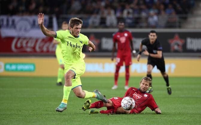 GHENT, BELGIUM - AUGUST 23 : Giorgi Chakvetadze and Jaroslav Plasil fight for the ball during the first leg of the Uefa Europa League play-off match between Kaa Gent and Girondins de Bordeaux on August 23, 2018 in Ghent, Belgium. (Photo by Vincent Van Doo Kaa Gent vs Bordeaux  x2415058x