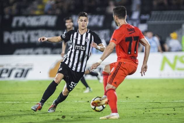 23rd August 2018, Partizan Stadium, Belgrade, Serbia; UEFA Europa League qualification 1st leg, Partizan versus Besiktas; Danilo Pantic of Partizan challenges G& xf6;n& xfc;l (Bes) for the ball  ActionPlus12057532 NikolaxKrstic