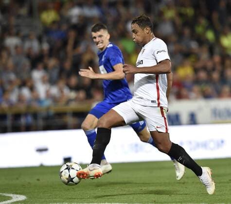 L-R Jan Sterba (Olomouc) and Luis Muriel (Sevilla) in action during the European League qualification match SK Sigma Olomouc vs Sevilla in Olomouc, Czech Republic, August 23, 2018. (CTKxPhoto LudekxPerina) CTKPhotoP201808230960501  LPE 011