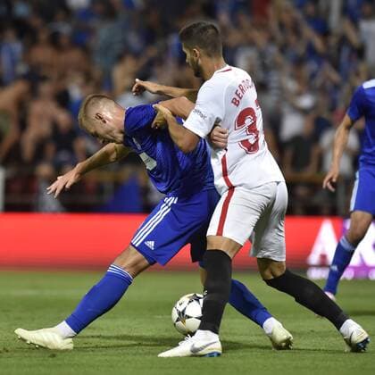 L-R Jakub Plsek (Olomouc) and Juan Berrocal (Sevilla) in action during the European League qualification match SK Sigma Olomouc vs Sevilla in Olomouc, Czech Republic, August 23, 2018. (CTKxPhoto JaroslavxOzana) CTKPhotoP201808230967001  JAO 09