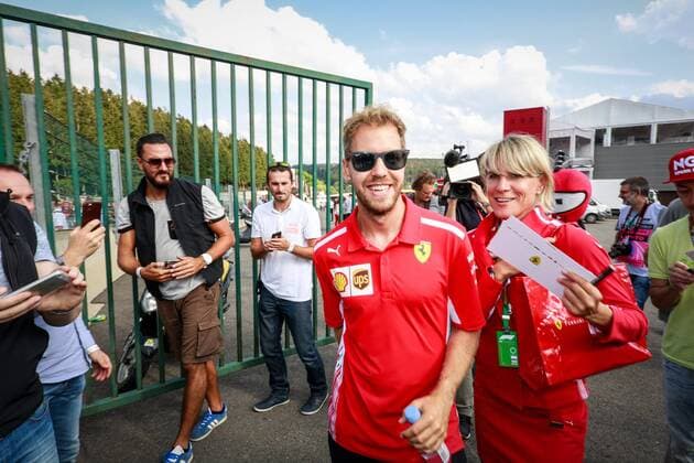 seance dedicase Vettel FORMULE 1 : Preparations Grand Prix de Belgique - Spa Francorchamps - 23 08 2018 Photonews Panoramic 