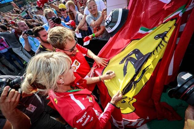 seance dedicase Vettel FORMULE 1 : Preparations Grand Prix de Belgique - Spa Francorchamps - 23 08 2018 Photonews Panoramic 