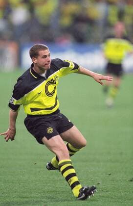 Lars Ricken Torschuss zum 3:1 und Siegerjubel im Finale des Europapokals der Landesmeister zwischen Borussia Dortmund und Juventus Turin am 28.5.1997 in München Lars Ricken Torschuss zum 3:1 und Siegerjubel im Finale des Europapokals der Landesmeister zwischen Borussia Dortmund und Juventus Turin am 28.5.1997 in München