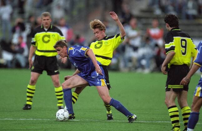 Jörg Heinrich gegen Jugovic im Finale des Europapokals der Landesmeister zwischen Borussia Dortmund und Juventus Turin am 28.5.1997 in München Jörg Heinrich gegen Jugovic im Finale des Europapokals der Landesmeister zwischen Borussia Dortmund und Juventus Turin am 28.5.1997 in München