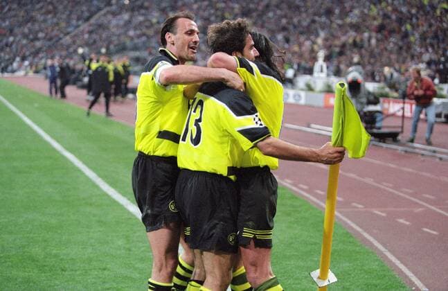 Siegerjubel Kohler (li) und Riedle im Finale des Europapokals der Landesmeister zwischen Borussia Dortmund und Juventus Turin am 28.5.1997 in München Siegerjubel Kohler (li) und Riedle im Finale des Europapokals der Landesmeister zwischen Borussia Dortmund und Juventus Turin am 228.5.1997 in München