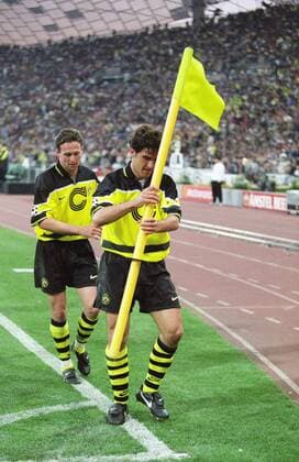 Siegerjubel Lambert (hi) und Riedle im Finale des Europapokals der Landesmeister zwischen Borussia Dortmund und Juventus Turin am 28.5.1997 in München Siegerjubel Kohler (li) und Riedle im Finale des Europapokals der Landesmeister zwischen Borussia Dortmund und Juventus Turin am 28.5.1997 in München