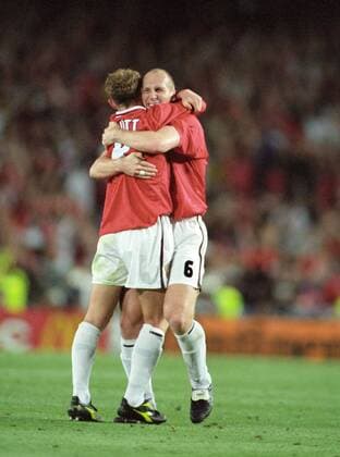 Jubel von Butt und Stam nach dem 2:1 beim Siegerteam von Manchester United ManU nach dem Sieg im Finale des Europapokals der Landesmeister zwischen Manchester United und dem FC Bayern München am 26.5.1999 in Barcelona Jubel von Butt und Stam nach dem 2:1 beim Siegerteam von Manchester United nach dem Sieg im Finale des Europapokals der Landesmeister zwischen Manchester United und dem FC Bayern München am 26.5.1999 in Barcelona