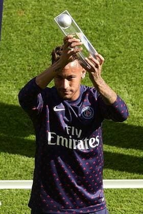 NEYMAR JR (PSG) et le trophee du meilleur passeur de la saison 2017 2018 FOOTBALL : PSG vs Angers - Conforama L1 - 25 08 2018 JBAutissier Panoramic 
