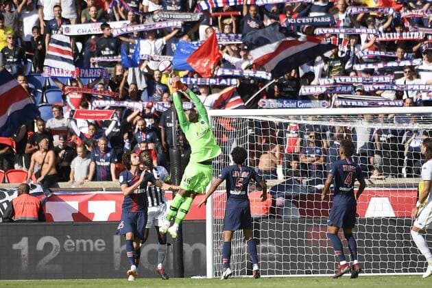 16 ALPHONSE AREOLA (PSG) - 25 ADRIEN RABIOT (PSG) - 08 ISMAEL TRAORE (SCO) FOOTBALL : Paris SG vs Angers - Ligue 1 Conforama - 25 08 2018 FEP Panoramic 