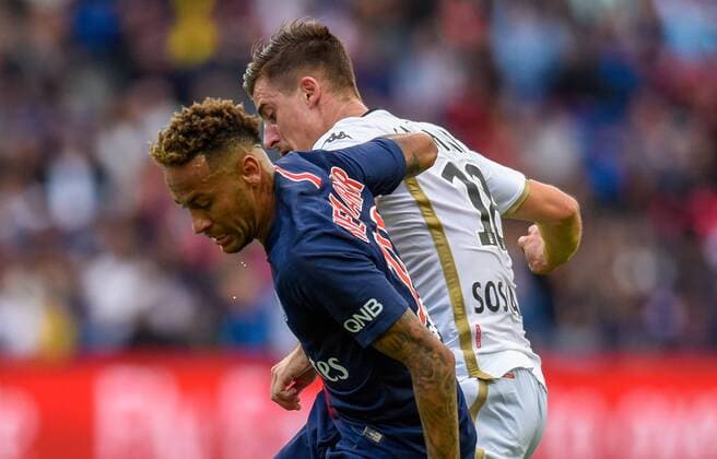 Neymar Jr ( PSG ) - Baptiste Santamaria ( Angers ) FOOTBALL : Paris Saint Germain vs Angers SCO - Ligue 1 - Paris - 25 08 2018 FedericoPestellini Panoramic 