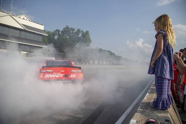Sport Themen der Woche KW34 Sport Bilder des Tages August 25, 2018 - Elkhart Lake, WI, United States of America - Justin Allgaier (7) wins for the 9th Annual Johnsonville 180 at Road America in Elkhart Lake, WI. NASCAR Motorsport USA 2018: Xfinity Series Johnsonville 180 August 25 - ZUMAa161 20180825_zaa_a161_012 Copyright: xStephenxA.xArce xAspxIncx