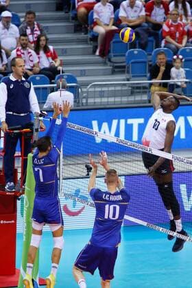 Volleyball, Länderspiel, Kanada - Frankreich KRAKOW 26.08.2018 SIATKOWKA XVI MEMORIAL HUBERTA JERZEGO WAGNERA --- VOLLEYBALL XVI HUBERT JERZY WAGNER MEMORIAL TOURNAMENT KANADA - FRANCJA CANADA - FRANCE N Z KEVIN TILLIE KEVIN LE ROUX SHARON VERNON EVANS FOT ANNA KLEPACZKO FOTOPYK NEWSPIX.PL --- Newspix.pl  180826LUM025