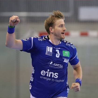 Eric Meinhardt (EHV Aue, 3), Torjubel TV Huettenberg - EHV Aue, 2. HBL Giessen