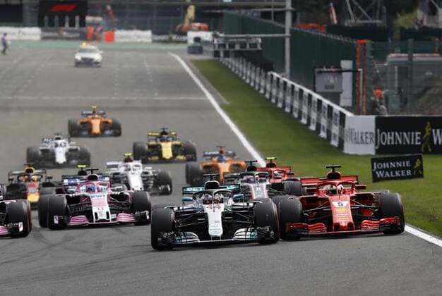 Motorsports: FIA Formula One World Championship WM Weltmeisterschaft 2018, Grand Prix of Belgium, Start, 44 Lewis Hamilton (GBR, Mercedes AMG Petronas Motorsport), 5 Sebastian Vettel (GER, Scuderia Ferrari), Spa-Francorchamps Belgium