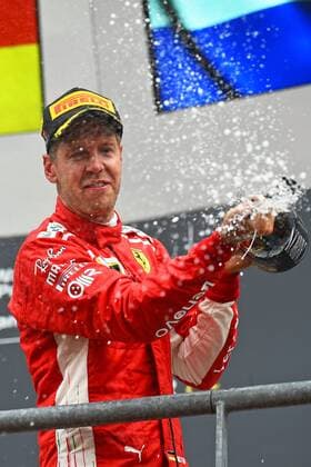 xekx 24.08.- 26.08.2018, FIA Formula 1 Championship, Grosser Preis von Belgien 2018, Grand Prix Belgien, GP Belgian Im Bild: Champagner - Dusche: Sieger Sebastian Vettel (GER 5), Scuderia Ferrari Spa Francochamps Belgien