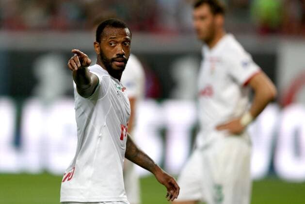 MOSCOW, RUSSIA - AUGUST 26, 2018: Lokomotiv Moscow s Jefferson Farfan (L) in a 2018 2019 Russian Football Premier League Round 5 match between Lokomotiv Moscow and Anzhi Makhachkala at RZhD Area (Lokomotiv Arena). Sergei Fadeichev TASS  TS08E1F9