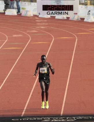 The Kenyan athlete Matthew Kisorio wins the third place in the international race of the Mexico City Marathon Telcel 2018 with a route of 42 kilometers, starting in the Zócalo and ending at the University Olympic Center of the City of Mexico, Mexico, on 26 August 2018. Marathon of the City of Mexico Telcel 2018 !ACHTUNG: NUR REDAKTIONELLE NUTZUNG!  Copyright: xMarioxGuzmánx MEX01 20180826-636709117716469666