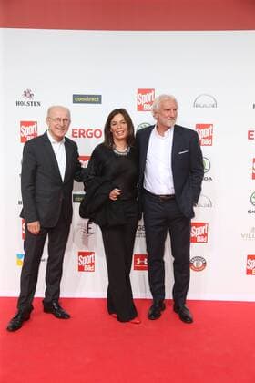 Willi Lemke Sabrina und Rudi Völler Verleihung des Bild Award in der Fischauktionshalle Große Elbstraße in Hamburg am 27.8.2018
