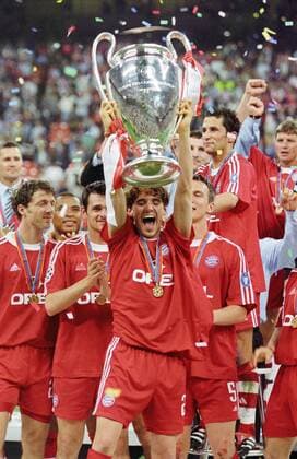 Fußball, FC Bayern München, Champions League Sieger 2001 Owen Hargreaves vom FC Bayern München fotografiert am 23.05.2001 in Mailand Fußball 1 Bundesliga FC Bayern München CL Sieg 2001 in Mailand.