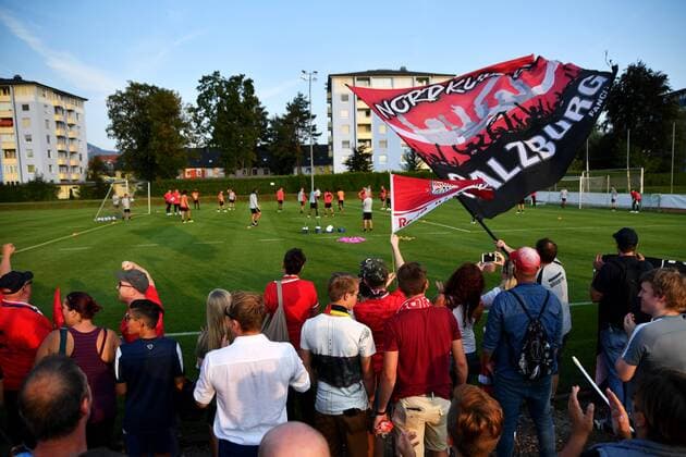 SOCCER - CL quali, RBS vs Belgrade TAXHAM,AUSTRIA,28.AUG.18 - SOCCER - UEFA Champions League qualification play-off, Red Bull Salzburg vs FC Red Star Belgrade, training RBS, preview. Image shows fans of RBS. GEPAxpictures xFlorianxErtl
