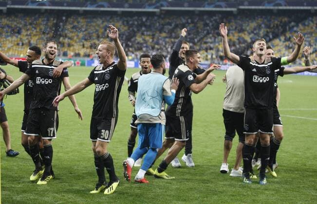 August 28, 2018 - Kiev, Ukraine - Ajax players celebrate the victory during the UEFA Champions League play-off, second leg, soccer match between FC Dynamo Kyiv and Ajax Amsterdam, at the Olimpiyskiy stadium in Kiev, Ukraine, on 28 August 2018. Ajax Amsterdam vs FC Dynamo Kiev , UEFA Champions League soccer match - ZUMAg194 20180828_zap_g194_013 Copyright: xSergxGlovnyx