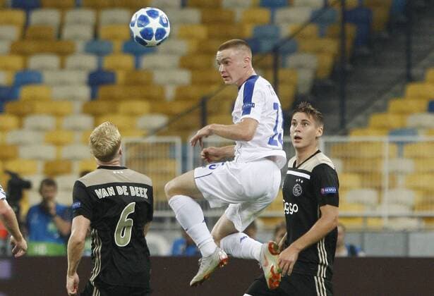 August 28, 2018 - Kiev, Ukraine - Josip Pivaric of Dynamo (C) vies for the ball with Donny van de Beek (L) of Ajax, during the UEFA Champions League play-off, second leg soccer match between Ajax Amsterdam and FC Dynamo Kyiv, on the NSC Olimpiyskiy stadium in Kiev, Ukraine, 28 August,2018. Dinamo Kiev v Ajax - UEFA Champions League  - ZUMAn230 20180828_zaa_n230_364 Copyright: xStrx