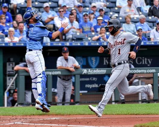 August 29, 2018 - Kansas City, MO, USA - Detroit Tigers Jose Iglesias scores on a single by Mikie Mahtook as the throw to Kansas City Royals catcher Drew Butera is high from center fielder Brett Phillips in the first inning on Wednesday, Aug. 29, 2018 at Kauffman Stadium in Kansas City, Mo. Detroit Tigers vs. Kansas City Royals - ZUMAm67_ 20180829_zaf_m67_004 Copyright: xJohnxSleezerx